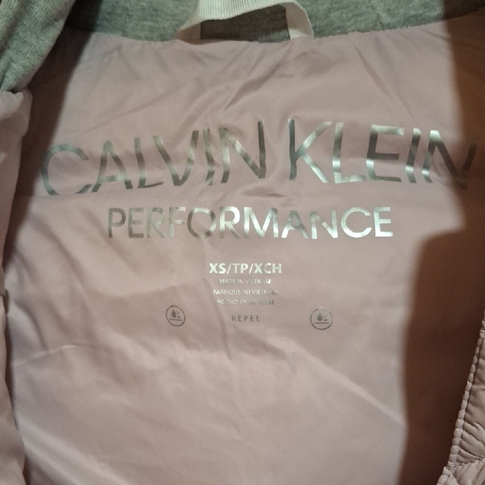 NEW.Calvin Klein Women's Light Pink Quilted Vest with Gray Hood Size XS - Picture 3 of 10